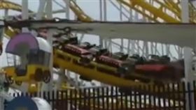 墨西哥,雲霄飛車,脫軌,死亡（圖／翻攝自YouTube,https://www.youtube.com/watch?v=2KSL7eA0-gM
）