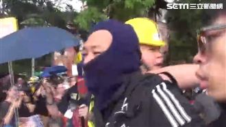 潑漆攻擊何韻詩！蒙面嫌犯正面照曝光