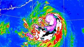 米塔颱風路徑（圖／氣象局17:30新版）