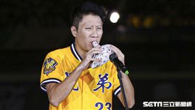 彭政閔引退賽主題曲創作人演奏陶笛。（圖／記者林士傑攝影）