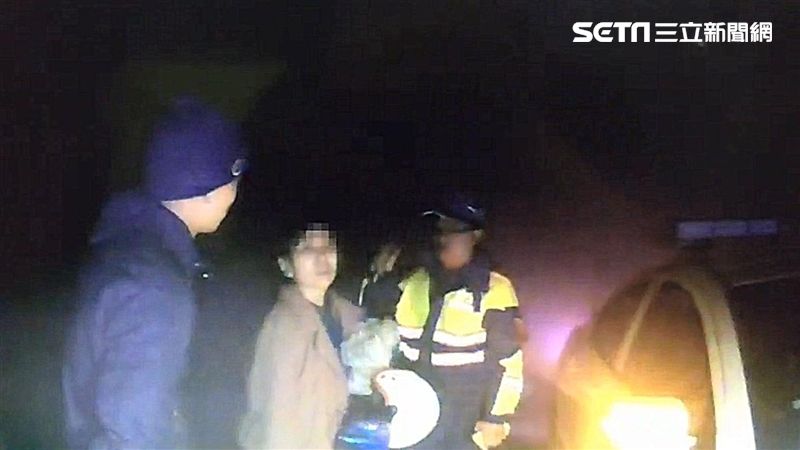 思念過世寵物鼠　母子悼念上演驚魂記