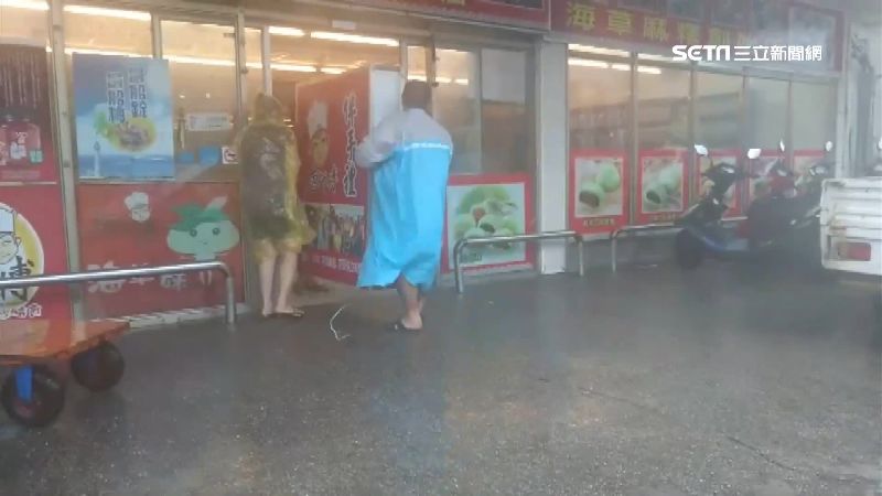 圓規襲刮10級風　綠島下午停班停課