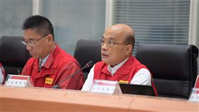 行政院長蘇貞昌30日視察米塔颱風中央災害應變中心。（圖／行政院提供）