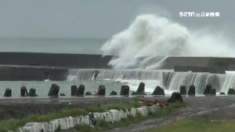 米塔15級風！基隆宜蘭驚現5米長浪