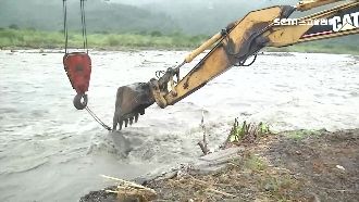 溪水暴漲果農崩潰…百坪農地全消失