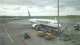 飛機,天氣,販售,水,食物,延誤,Ryanair,廉航,西班牙,煩躁,折磨, 圖／翻攝自推特