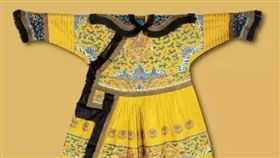 皇帝,龍袍,古裝。（圖／翻攝自每日頭條）
