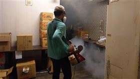 成大登革熱群聚感染　勝利校區學生活動中心關閉國立成功大學發生登革熱群聚感染，成大勝利校區芸青軒學生活動中心無限期關閉。台南市衛生局1日加強成大周遭的化學防治。（台南市衛生局提供）中央社記者張榮祥台南傳真　108年10月1日