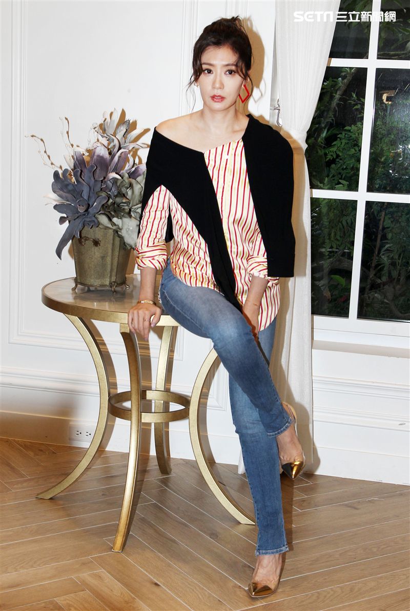 賈靜雯透露拍戲修杰楷只講評一句「你很好」。（記者邱榮吉/攝影）