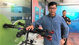 大專創新創業計畫  擎壤科技發展農用無人機教育部1日舉辦「大專校院創新創業扎根計畫暨平台成果展」起跑記者會，擎壤科技公司展示農用無人機。中央社記者陳至中台北攝  108年10月1日