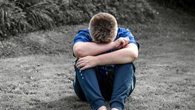 小男飄,流產,靈異,辦公室(翻攝自Pixabay)