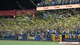 MVP彭政閔　中信兄弟季冠軍拋彩帶