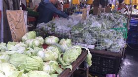 颱風米塔過境  宜蘭農損最傷颱風米塔來襲，農委會1日傍晚公布農損統計，農業產物損失首報新台幣188萬元，宜蘭占逾8成；不過傳統市場菜價未有波動，價格親民。中央社記者楊淑閔攝  108年10月1日