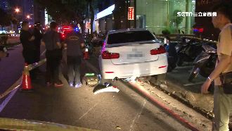 謎樣駕駛詭拒檢　竟加速輾爆警用機車