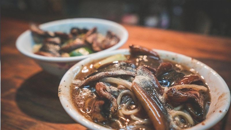 台南嗑鱔魚麵！他一吃崩潰：比奶茶甜