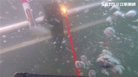 宜蘭南方澳大橋　海軍進行水下切割作業／翻攝畫面