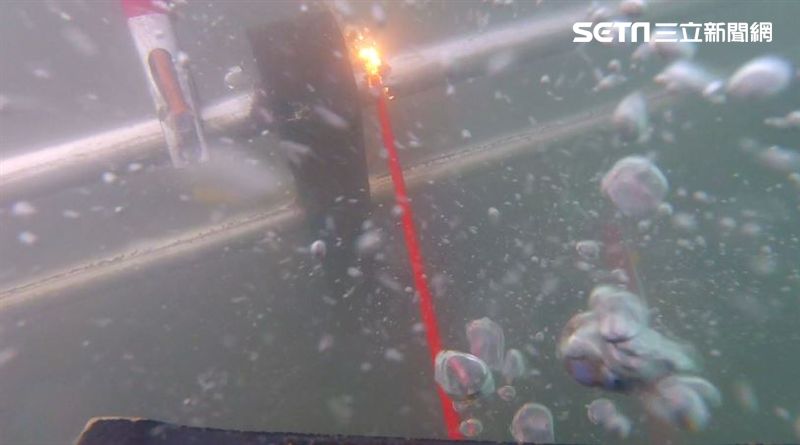 南方澳斷橋　軍方水下切割闢臨時航道