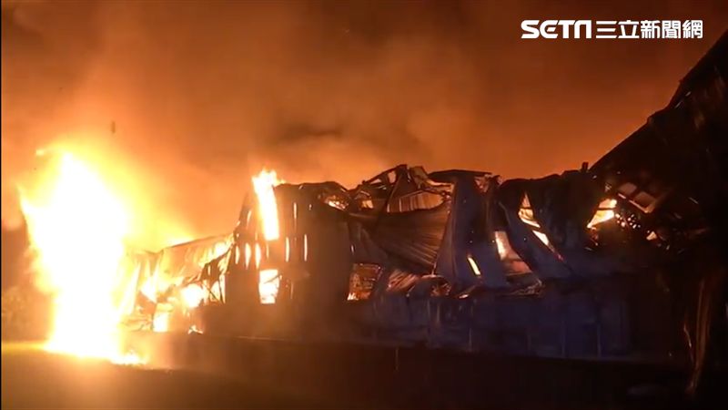 快訊／台中工廠爆炸！2消防員傳失聯