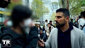 澳洲YouTuber Avi Yemini日前在墨爾本一場撐香港的抗議活動中，訪問了幾位中國留學生對中國共產黨的看法，以及部分人士因宗教信仰而遭逮捕的爭議。多數受訪的中國學生表示他們熱愛中國，相信中國政府做的並沒有錯，認同中國政府迫害特定宗教信仰人士的作為，讓Avi Yemini聽了相當傻眼。（圖／翻攝自Avi Yemini YouTube）