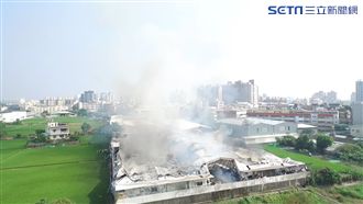 2消防員遭重物壓身！隊員披棉被救人