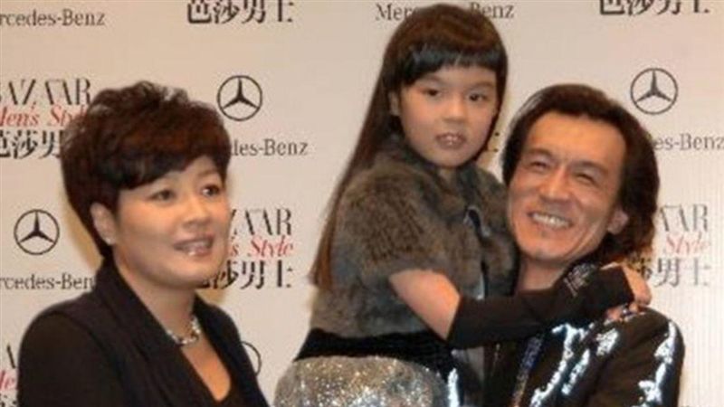 最醜星二代長大了！變長腿正妹引暴動