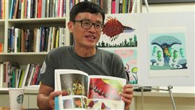 陳穩升訪紐約  將與漫迷分享創作甘苦漫畫家陳穩升帶著作品「麵包師之旅」，將參加3日展開的紐約動漫展，向國際漫迷展現天馬行空的想像力。中央社記者尹俊傑紐約攝  108年10月3日