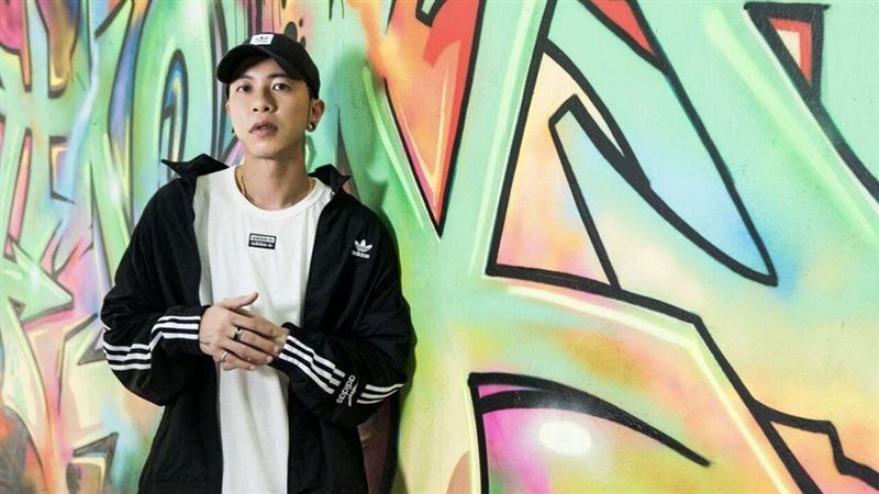 被質疑劈腿離婚？頑童小春正式回應了