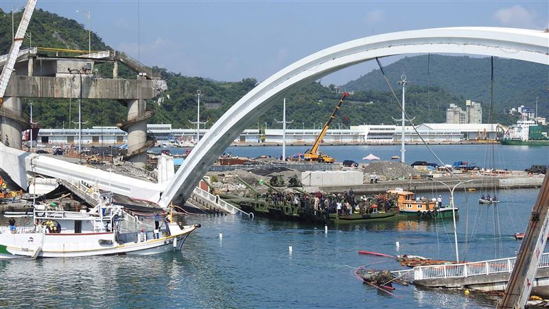 南方澳斷橋開闢航道！任務與時間賽跑