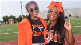 17歲啦啦隊正妹跳舞…驚見「臉發紫男童」！急跳花車救人（圖／翻攝自Tyra Winters臉書）