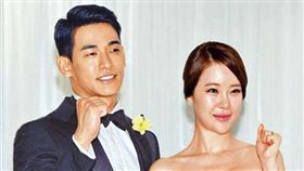 白智英，鄭錫元，結婚。（翻攝自Twitter）