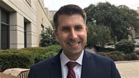 美日台安全合作  易思安建議由聯合軍演開始中國日前大規模展示軍力，美國軍事學者易思安表示，這對區域安全無益。面對中國軍事威脅，他認為美日台有許多可以合作之處，第一步或許可以從聯合軍演開始。中央社記者江今葉華盛頓攝 108年10月4日