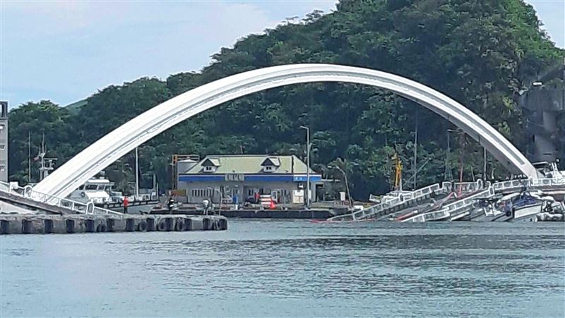 南方澳大橋斷　菲籍罹難漁工家屬抵台