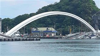 南方澳大橋斷　菲籍罹難漁工家屬抵台