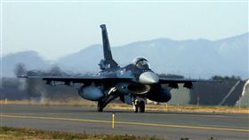 日本,F-2戰機,誤入跑道,重飛,平安降落(圖/取自維基共享資源，版權屬公有領域)