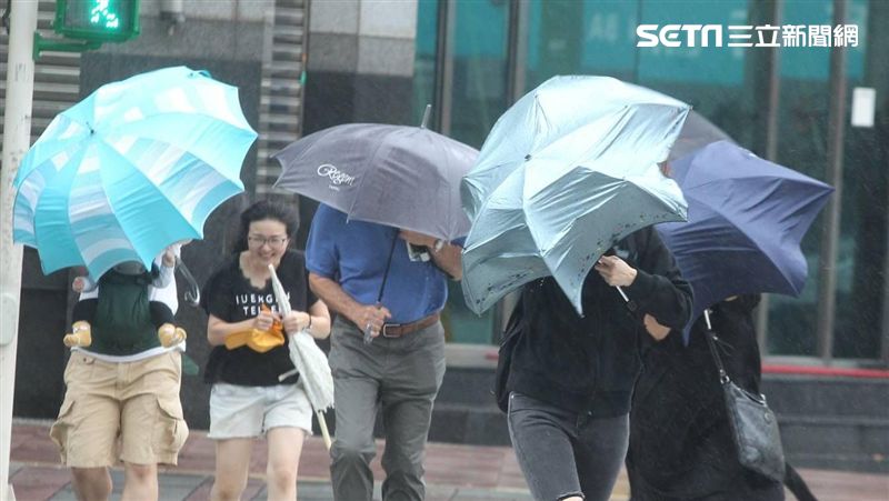 「閃電」挾強風驟雨！專家1句警南台