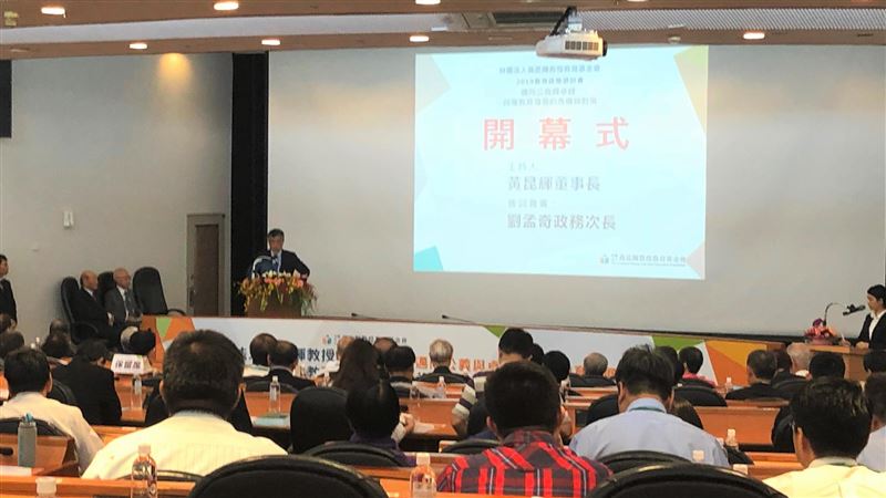 教部次長：批教育政策　要看客觀證據