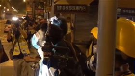 影／「把我們當蟑螂殺」！港人街頭震撼演說：我們終將自由（圖／翻攝自YouTube）