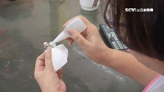 女議員三秒膠修戒反黏手！包紗布跑攤