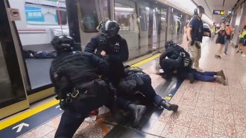 美通過香港法案　中國嗆：美警也殺人