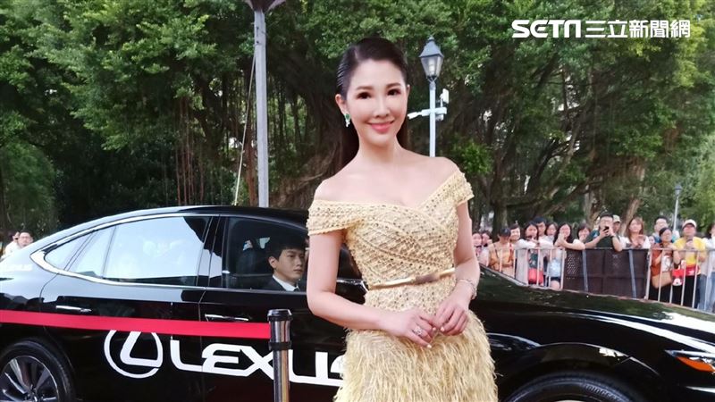 林書煒低胸裝出席金鐘！曝忌口一個月