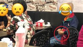 帶家人去吃牛排！他斜眼一瞄…隔壁阿伯竟「拿刀猛摳指甲」（圖／翻攝自爆怨公社）