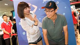 ▲峮峮當一日店長，粉絲樂翻天。（圖／361°提供）