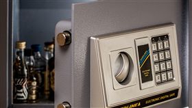 -保險箱-（圖／pixabay）