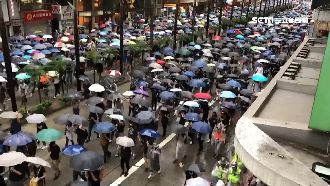 港召300萬人示威　銅鑼灣現傘海