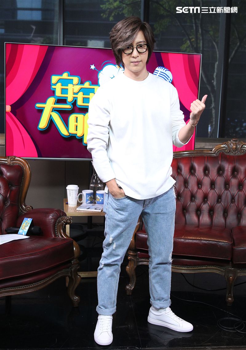 方泂鑌安安大明星（記者邱榮吉/攝影）