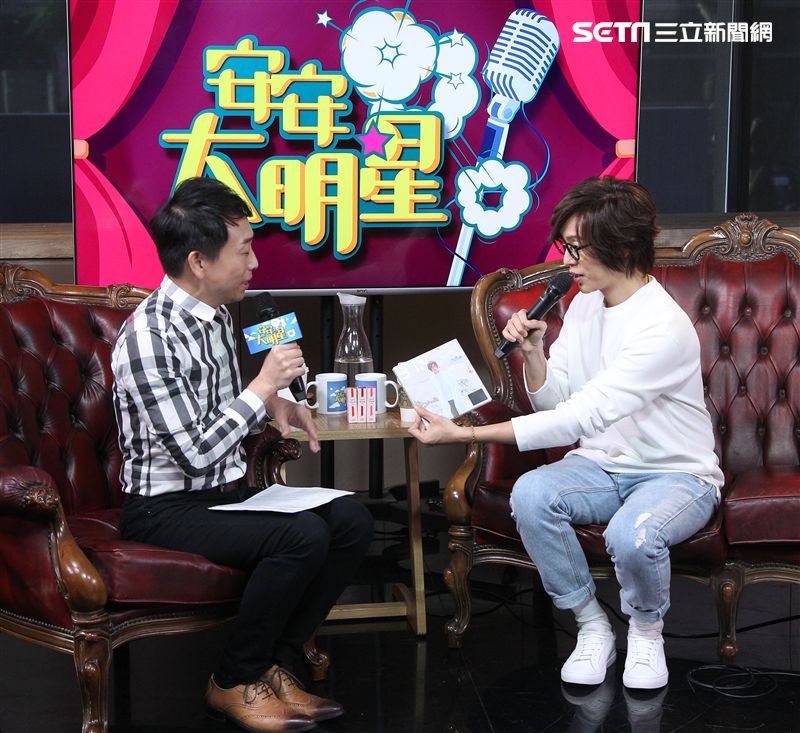 方泂鑌安安大明星（記者邱榮吉/攝影）