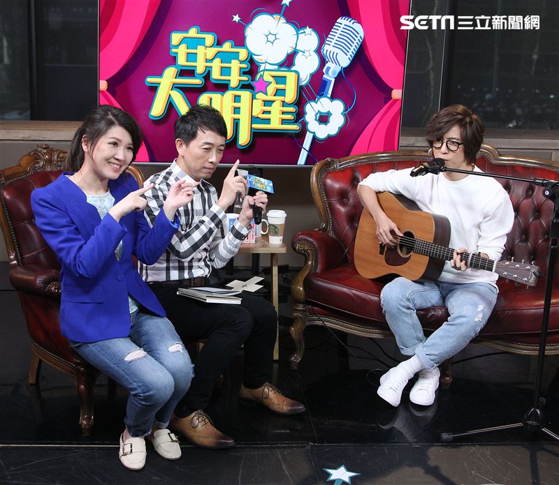 方泂鑌安安大明星（記者邱榮吉/攝影）