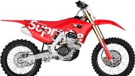 ▲Supreme X Honda CRF250R（圖／翻攝網路）