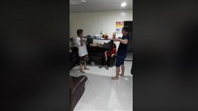 爆廢公社,鑽轎底,桌底,遶境,媽祖