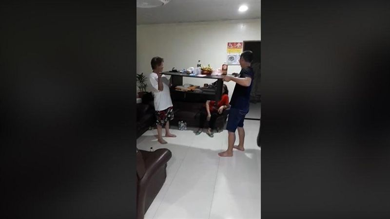沒鑽到媽祖轎底碎念　一招解怨念笑歪